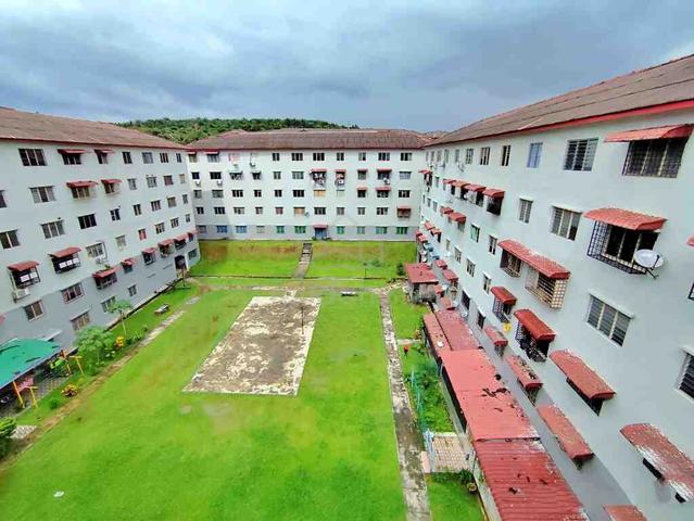 Teratai Apartment 4