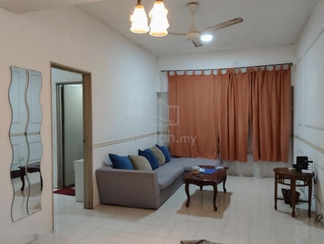 Dataran Otomobil Apartment 1