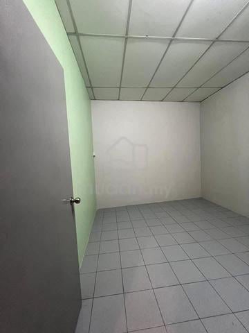 Bilik Sewa Stutong Deposit Rendah 1