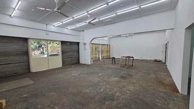 Bachang Kampung Lapan 1.5 Storey Shop House Adjoining Unit Tengkera 1