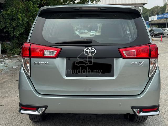 Toyota Innova 2.0 X - 4