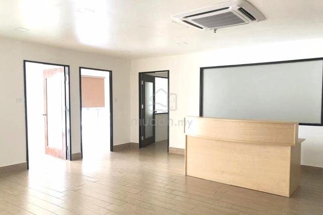 Fully Renovated Office Space SetiaWalk Puchong Near LRT Rent 1