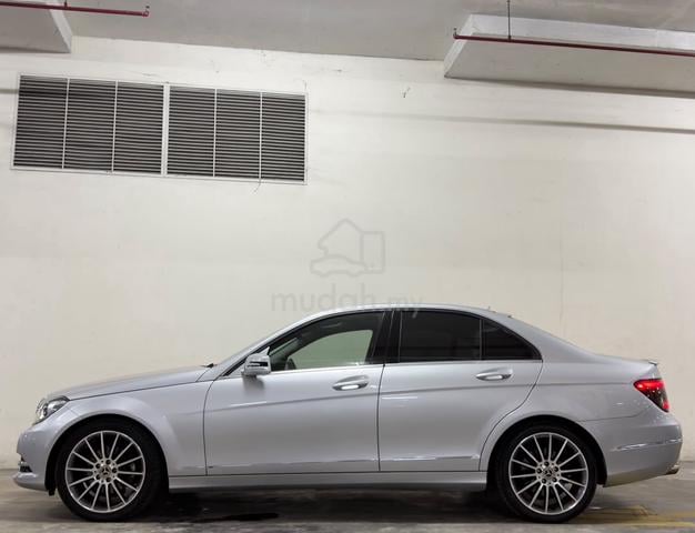 LOCAL⭐ Mercedes Benz C200 CGI BlueEFCY 1.8 2011 - 2