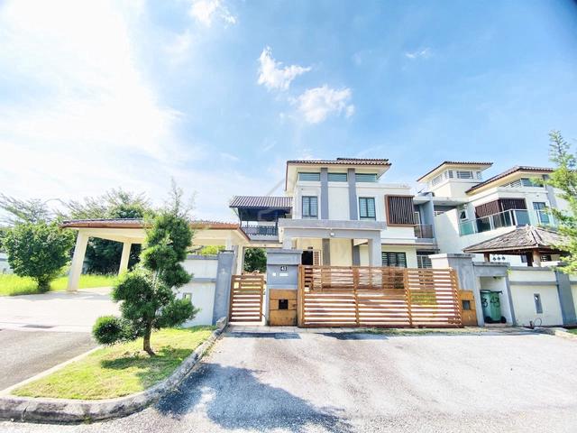 CORNER LOT 2 Storey SEMI-D Ivory, Perdana College Heights, Nilai 1