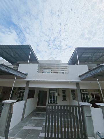 Lahat / 2 Storey Terrace House / 4R3B / Good Condition / Facing South 1