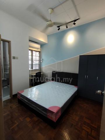 Seksyen 7 Landed, Shah Alam, Medium Room Attach Sharing Bathroom, Nice 1