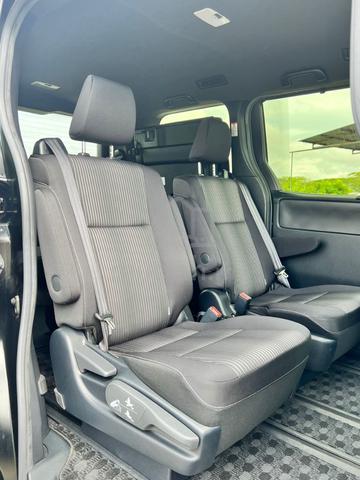 2020 Toyota VOXY 2.0 KIRAMEKI 2* 7 seater - 5