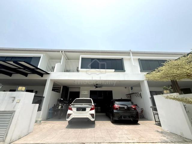 RENOVATED + TERMURAH-2 Storey Superlink Sejati Lakeside Cyberjaya 1