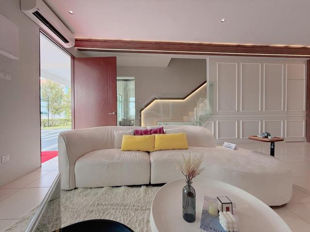 Full Loan Freehold Ready Move In Double Storey Semi D Jasin Toll Mydin 1