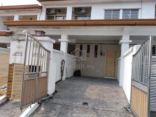 Upper Level Townhouse D'Majestica Bandar Damai Perdana 1
