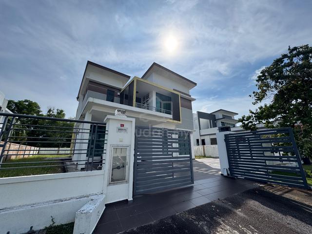 RENOVATED UNIT! 2 Storey Bungalow at Taman Vista Kirana, Bemban Melaka 1