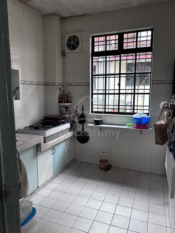 Pelangi Indah/ Ulu Tilam/ Jalan Persona/ Double Storey/ 4+1 bed 3 bath 1