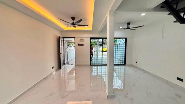 (RENOVATED) 2 Storey Terrace Taman Kinrara Seksyen 2 Puchong 1