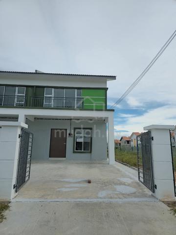 Rumah 2 Tingkat Corner Lot Untuk Disewa 1