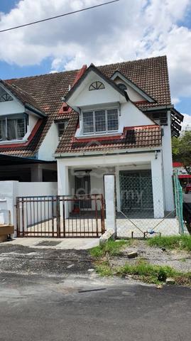 Triple Sharing Master Bedroom for Rent at USJ1 Taman Subang Permai 1