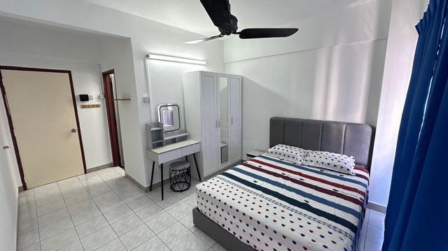Kajang Sungai Chua Apartment Sri Camelia Bilik Lelaki with aircond 1
