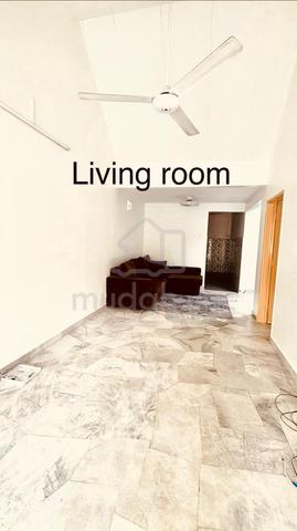 Bandar Kinrara 3 Single Sty Terrace House Puchong TABLE TOP 2 AIRCOND 1