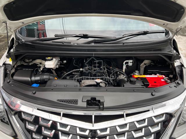 YR 2018 Hyundai GRAND STAREX 2.5 ROYALE - 3