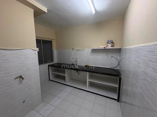 Sri Ivory (Sri Ivori) Apartment 1