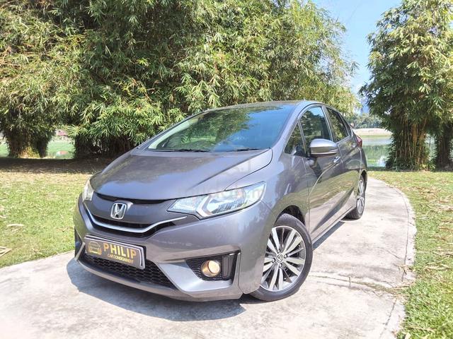 2014 HONDA JAZZ 1.5 V Condition Cun Masih Blh Loan - 2