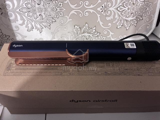 Dyson Airstrait – Brand New  - photo 3 of 4