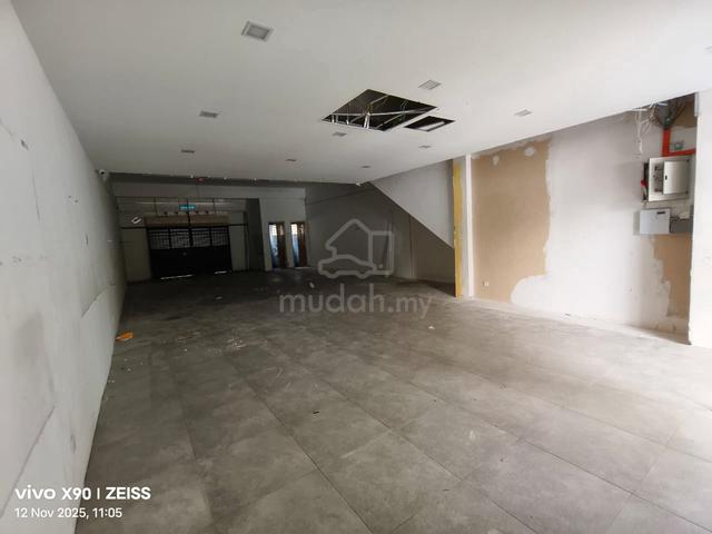 24x70 Double Storey Shop Putra Permai Equine Aeon MRT Seri Kembangan 1