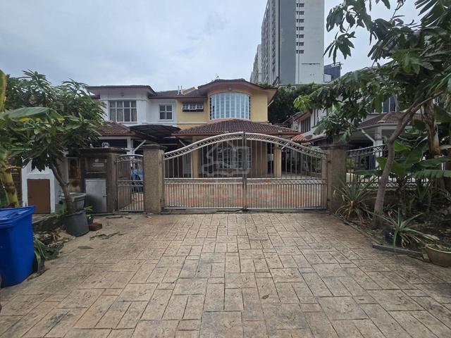 Below market value , Well maintained unit semi D seksyen 7 shah alam 1