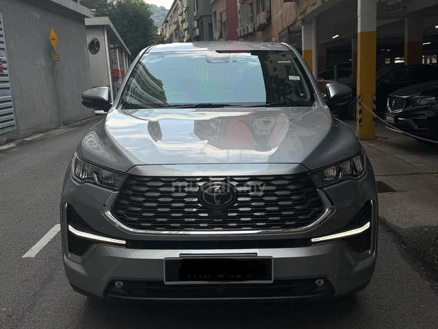 2025 Toyota INNOVA ZENIX 2.0 V MPV (UNDER WARRANTY - 3