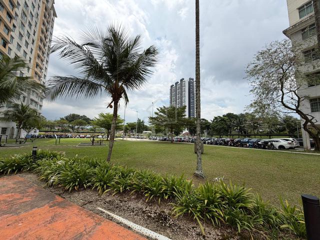 Indah Court Apartment (Bukit Indah) 1