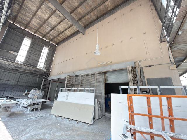 INVESTMENT DEAL! 3-Storey Freehold Warehouse @ Krubong 1