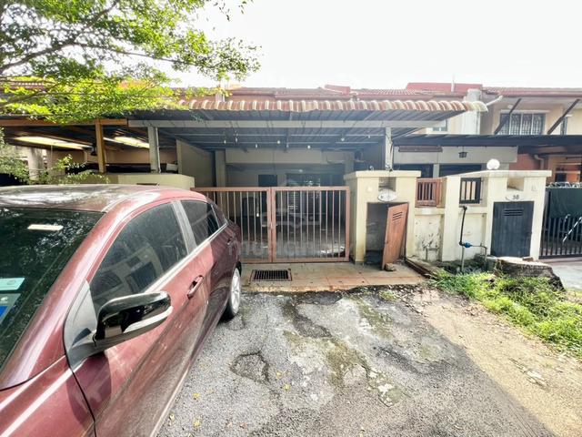 FACING OPEN! Double Storey Terrace Taman Perindustrian UEP Subang Jaya 1