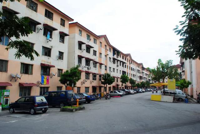 Apartment Idaman 1