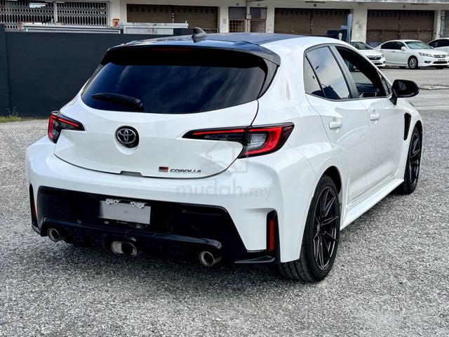 24 Toyota GR COROLLA 1.6 4WD (M) FORGE CARBON ROOF - 3