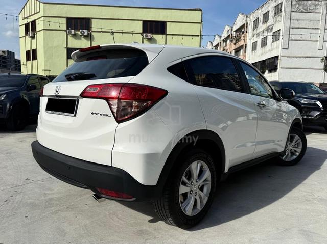 Honda HR-V 1.8 V HRV TWIN PROJECTER SEMI LEATHER - 2