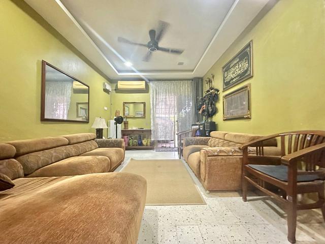 RENOVATED - Single Storey Terrace Seksyen 18, Shah Alam 1