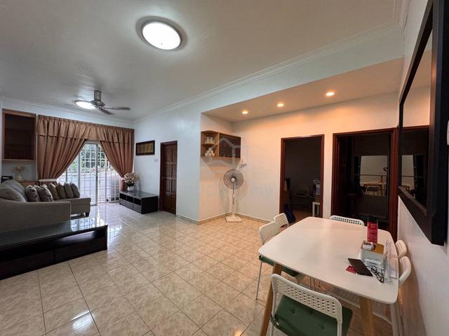 Pandan Court 1