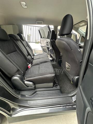 Toyota WISH 1.8 S (A) - 3