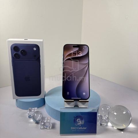 iPhone 17 Pro Max 256GB Deep Blue - photo 2 of 6