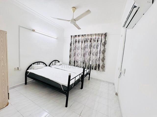 Half deposit male master room for rent 1