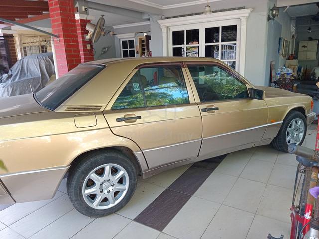 1987 Mercedes Benz 190E 2.0 (A) - 3