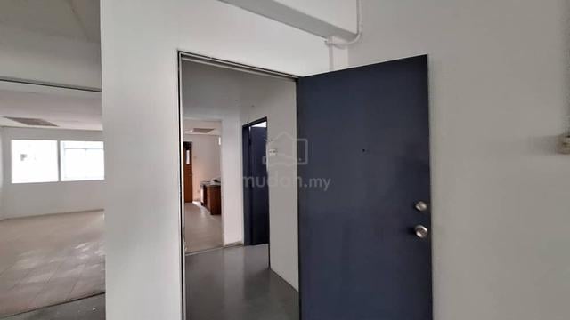 [BELOW MARKET] Petaling Jaya Office For Sale, 1600sf 1
