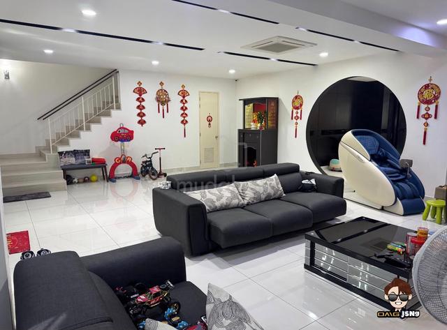Ambang Botanic 2 Corner Triple Storey unit with Luxury Renovated 1