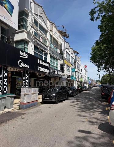 HOT AREA FACING MAIN ROAD 3 Storey Shoplot Melaka Baru Batu Berendam 1