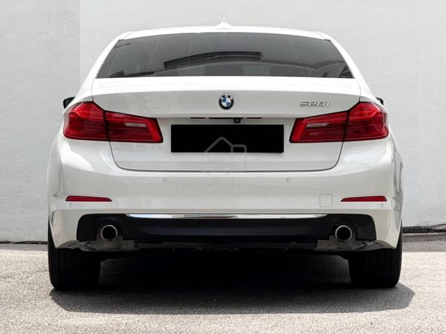 2019 Bmw 520i G30 2.0 (A) Full Service record - 4