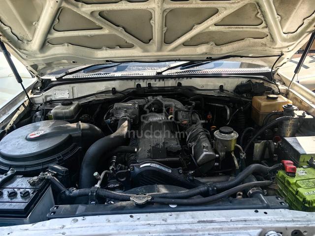 2005 Toyota LANDCRUISER 4.2 (HDJ101) (A) 4 Speed - 4