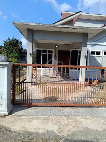 Rumah Semi-D 3 bilik partially furnished di Kok Lanas 1