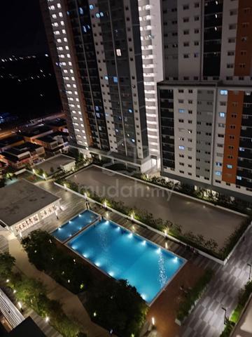 Bilik Master Fully Furnished Alanis Residence di Kota Warisan, Sepang 1