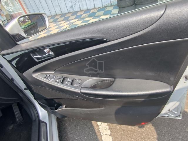 2010 Hyundai SONATA 2.4 CVVT-I (A) - 5