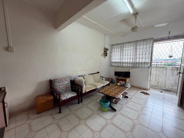 Flat Taman Ungku Tun Aminah 1