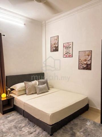 Master bedroom with Attached Bathroom 1